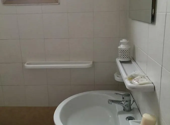 מלון קפסולה Cimalu By Lampara *